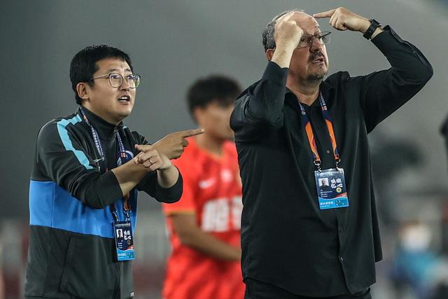 易建联的沉默耐人寻味 还能微微一笑反转吗