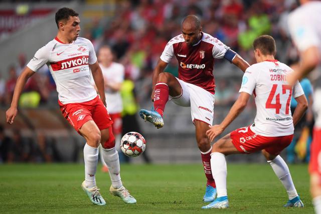 步行者大胜尼克斯32分 大比分追至2-2进天王山